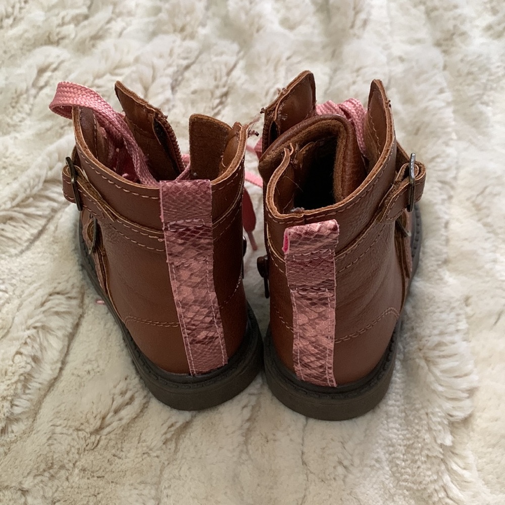 Fall boots - Picture 2 of 3